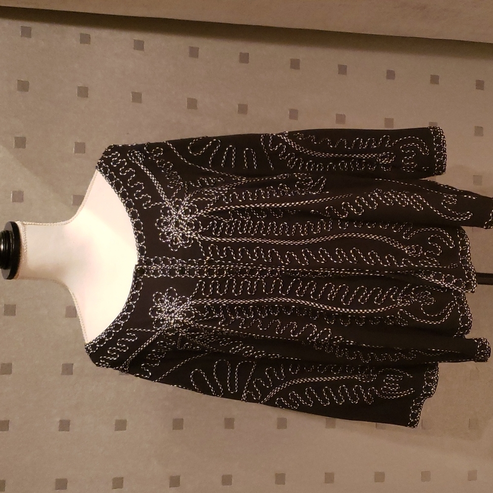 OA Plus Sweater Jacket embroidery flowers black & white, Size 3X
